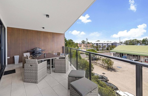 Bellara Apartment | Indulge in a Sub-Penthouse with Breathtaking Water Views