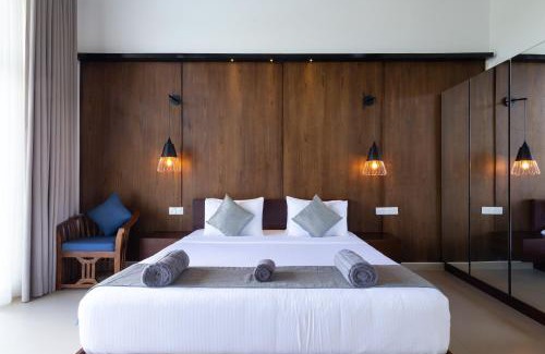 Nuwaragam Palatha Central Hotel | Discover Subaseth Villa: Poolside Bliss and Family Fun