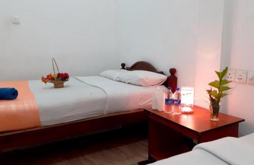 Nallathanniya Hotel | Budget-Friendly Subash Hotel with Breakfast & Family Amenities