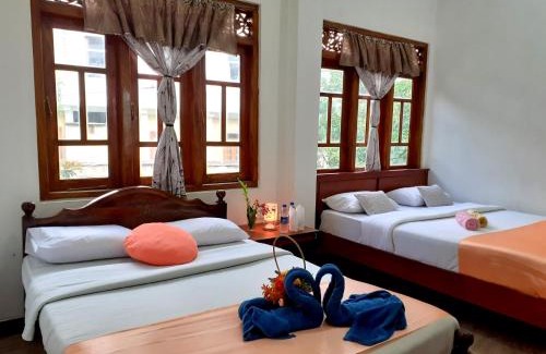 Nallathanniya Hotel | Budget-Friendly Subash Hotel with Breakfast & Family Amenities