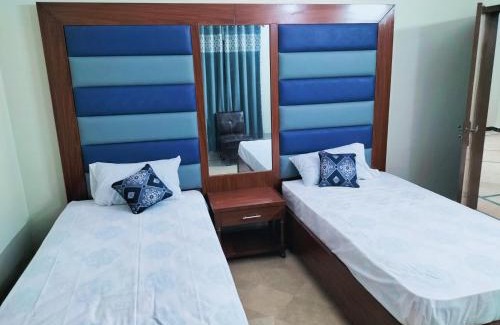 Gulshan-e-Iqbal Hotel | Tranquil Subhan Palace Guest House with Oceanfront Views