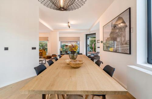 Sint-Idesbald Villa | Elegant Oceanfront Villa with Garden - Rated 9/10 by Guests