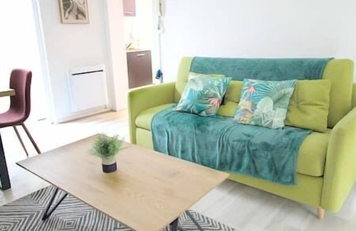 Lens Apartment | Cozy Sublimé-lens for 4 with Breakfast & Kitchen Access