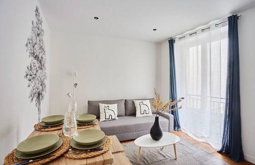 Les Halles Apartment | Elegant 2-Bedroom Apartment Near the Louvre Museum
