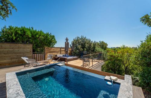 Villeneuve-les-Avignon Villa | Enchanting 180° Views at d'Avignon Villeneuve Ventoux