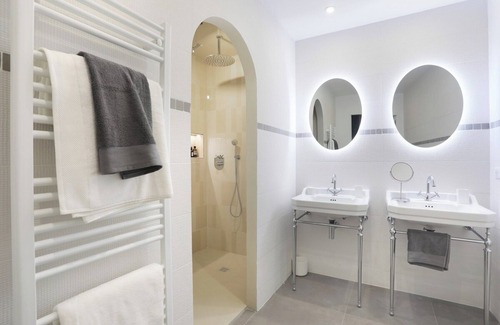 6th Arrondissement Apartment | Sublime Apartment Saint Germain des Pres