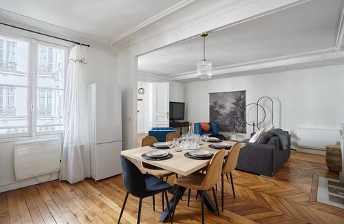 Faubourg-du-Roule Apartment | Sublime appartement Champs Elysées