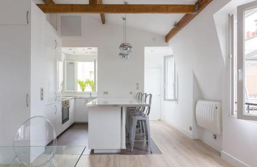 Quartier Sainte-Marguerite Apartment | Modern Loft Retreat with 2 Bedrooms & Top Guest Rating