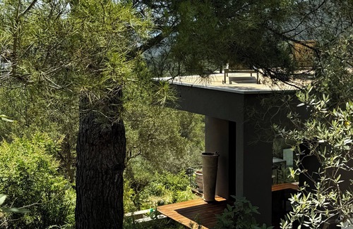 Sollies-Ville House | Sublime architect-designed villa in the heart of nature