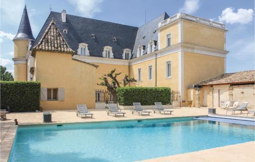 Pont-Saint-Esprit House | Inviting Home in Pont Saint Esprit with Kitchen & Pool