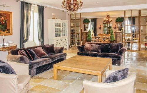 Pont-Saint-Esprit House | Inviting Home in Pont Saint Esprit with Kitchen & Pool