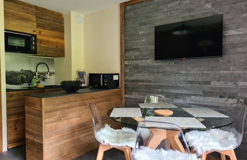 Combloux Condo | Elegant Apartment with Kitchen & Child-Friendly Amenities
