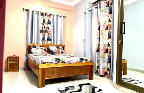 Ouagadougou Apartment | Delightful Sublime Lodge: Pet-Friendly with Breakfast Included