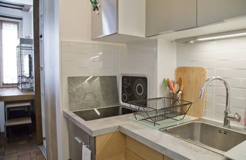 Marais Apartment | Delightful Studio in Rue des Rosiers - Heart of Marais