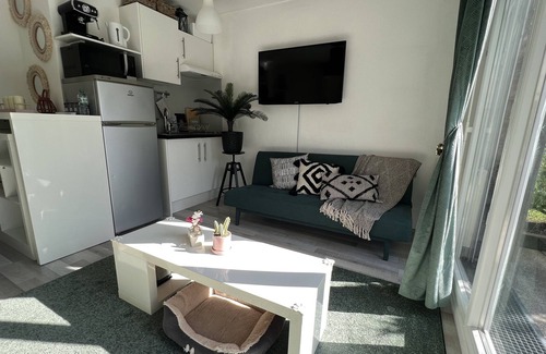 Serris Apartment | Delightful Studio Near Disneyland Paris - Family & Pet Friendly