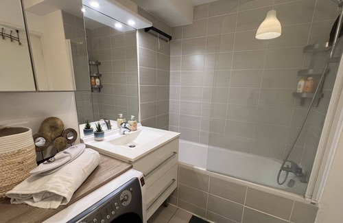 Serris Apartment | Delightful Studio Near Disneyland Paris - Family & Pet Friendly