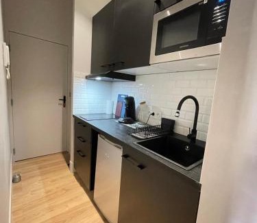 Le Busca Apartment | Delightful T2: Fully Renovated & Family Friendly Stay