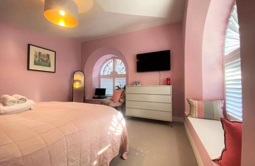 Canon's Marsh Apartment | Serene Waterfront Escape with Private Terrace for Families