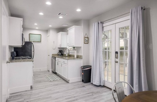 Round Rock House | Cozy Round Rock Retreat with Kitchen and Top Guest Rating