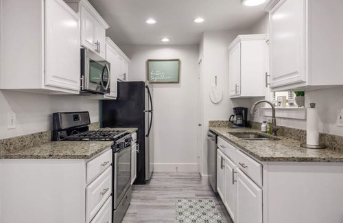 Round Rock House | Cozy Round Rock Retreat with Kitchen and Top Guest Rating