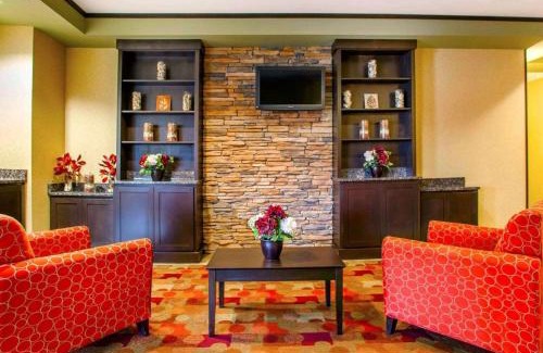 Cedar Falls Hotel | Comfortable Stay at Suburban Studios Cedar Falls