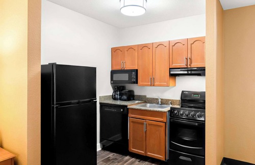 Southeast Hotel | Convenient Stay at Suburban Studios Denver Tech Center