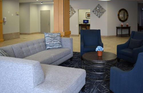 East Syracuse Hotel | Suburban Studios East Syracuse Carrier Circle