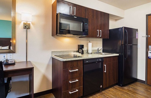 Monaca Hotel | Eco-Friendly Retreat at Suburban Studios Monaca