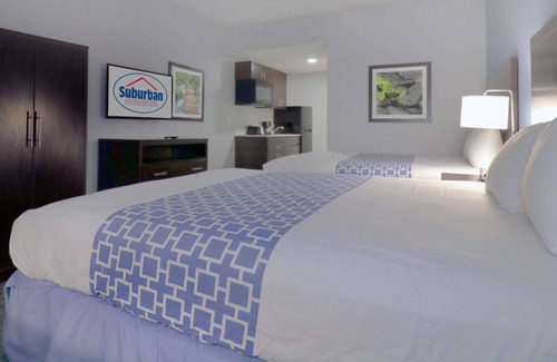 Roseville Hotel | Cozy Suburban Studios in Roseville-Detroit North