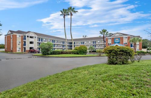 Stuart Hotel | Convenient Suburban Studios Stuart near Federal Hwy 1