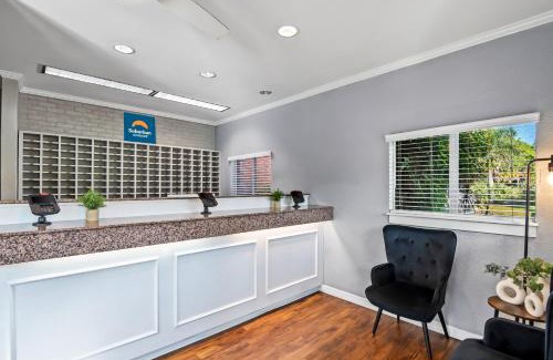 Stuart Hotel | Convenient Suburban Studios Stuart near Federal Hwy 1