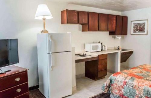 Tallahassee Hotel | Convenient Stay at Suburban Studios Tallahassee near University