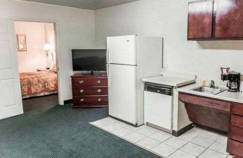 Tallahassee Hotel | Convenient Stay at Suburban Studios Tallahassee near University