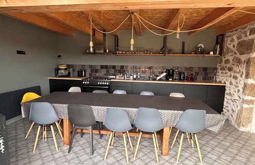 Villeneuve-dʼAllier House | Experience the Auzat Mania: 10/10 Rated Family Retreat