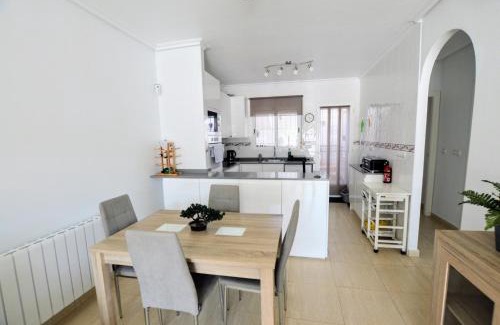 Sucina House | Convenient Sucina 2 Bed Bungalow Near Town Center
