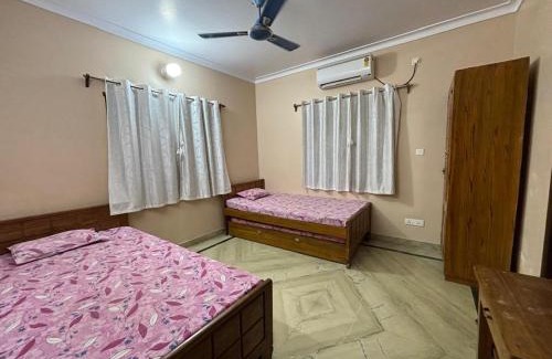 Mayapur Hotel | Sudama Bhavan