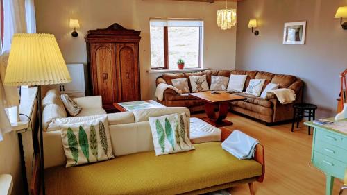 Suðavik House | Scenic Sudavik Guesthouse: Ocean Views & Family-Friendly