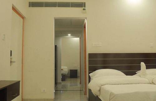 Thirukadaiyur Hotel | Child-Friendly Sudeeksha Residency with 10/10 Guest Rating
