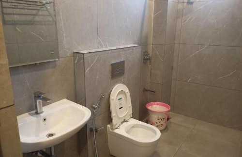 Thirukadaiyur Hotel | Budget-Friendly Stay at Sudeeksha Residency for Families
