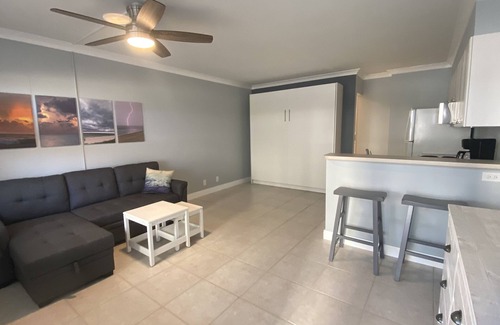 Lauderdale-by-the-Sea Apartment | Beachfront Studio Apt with Pool & Spa – Guest Rated 9.8