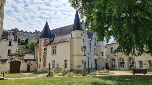 Montrichard Val de Cher Apartment | Sudio tout équipé avec balcon