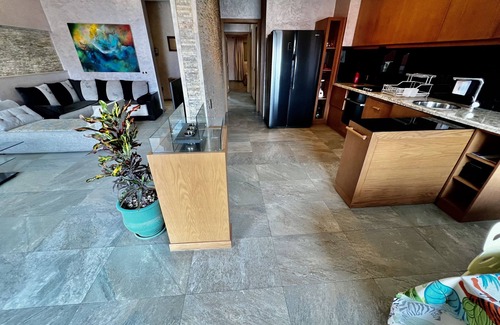 Haut Founty Apartment | Indulge at SUDRESIDENCE: Top-Rated Stay with Pool & Breakfast