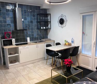 Alcala de Henares Apartment | Experience Sueña en la Plaza Cervantes: Pet-Friendly Retreat