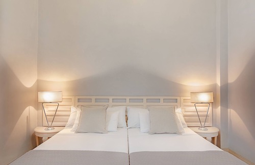 El Vedado House | Inviting Sueño Habana: Ocean View with Spa & Breakfast