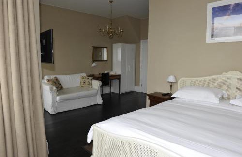 Southend-on-Sea House | Experience Oceanfront Bliss at Suenos Guesthouse 5-Star