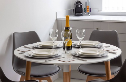Ipswich Apartment | Weekend Getaways & Business Trips with Top Rated Amenities