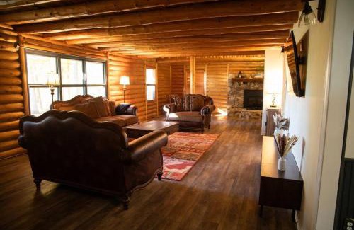 Dola House | Relaxing Oceanfront Getaway at Sugar Creek Stay