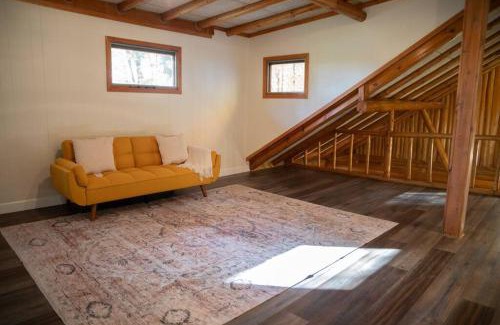Dola House | Relaxing Oceanfront Getaway at Sugar Creek Stay