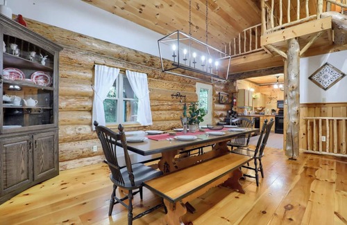 Huntingdon Cabin | Inviting Sugar Grove Log Cabin with Hot Tub & Fire Pit