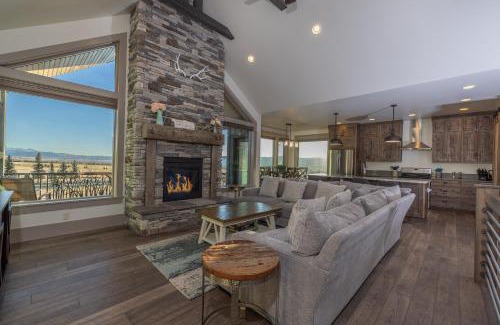Star Valley Ranch House | Experience Sugar Loaf Haven: Scenic Views & Family-Friendly